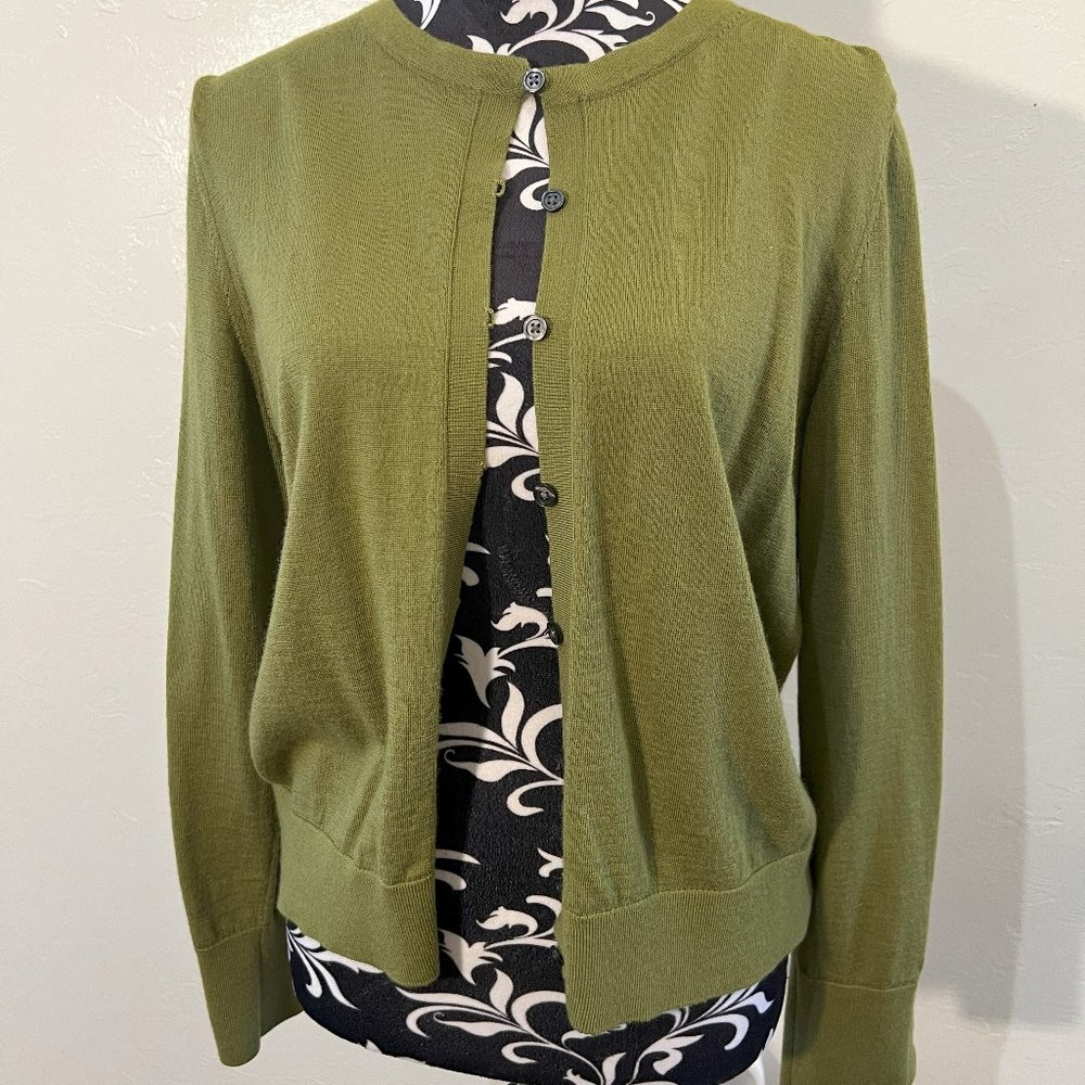 Banana Republic Kelly green cardigan